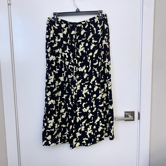 PRINTED MIDI SKIRT - Picture 3 of 4